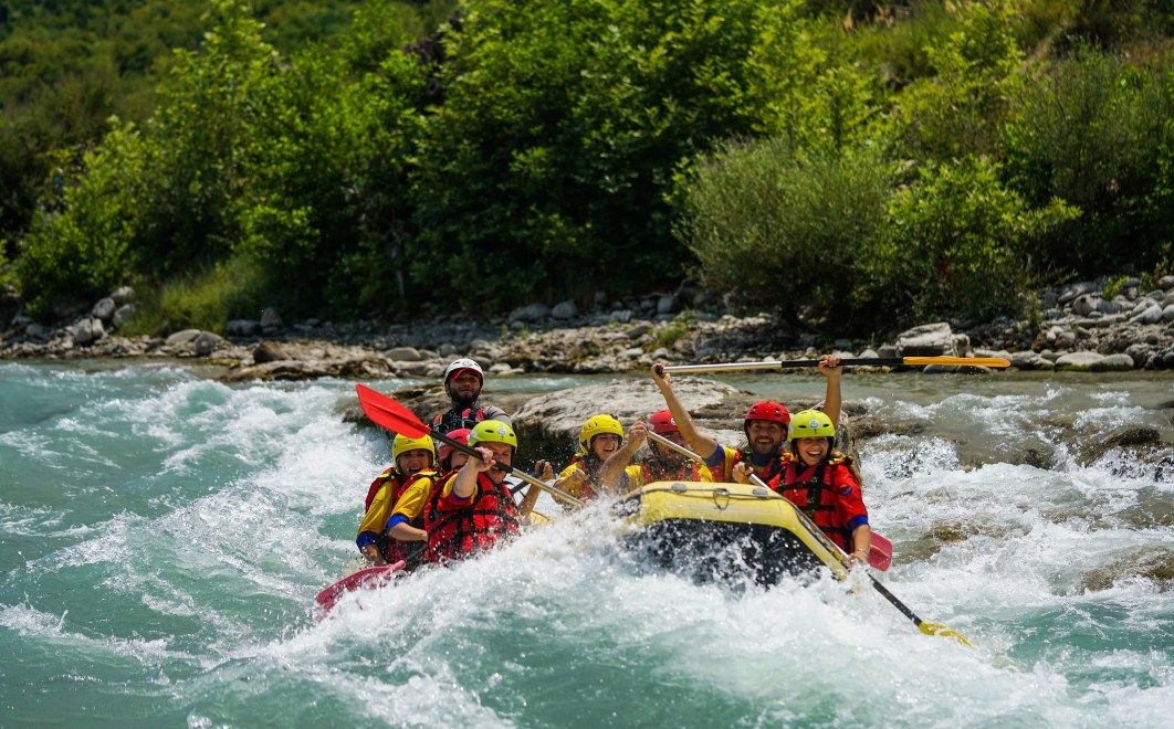 Looking for the best holiday destination to enjoy water sports activities River Rafting