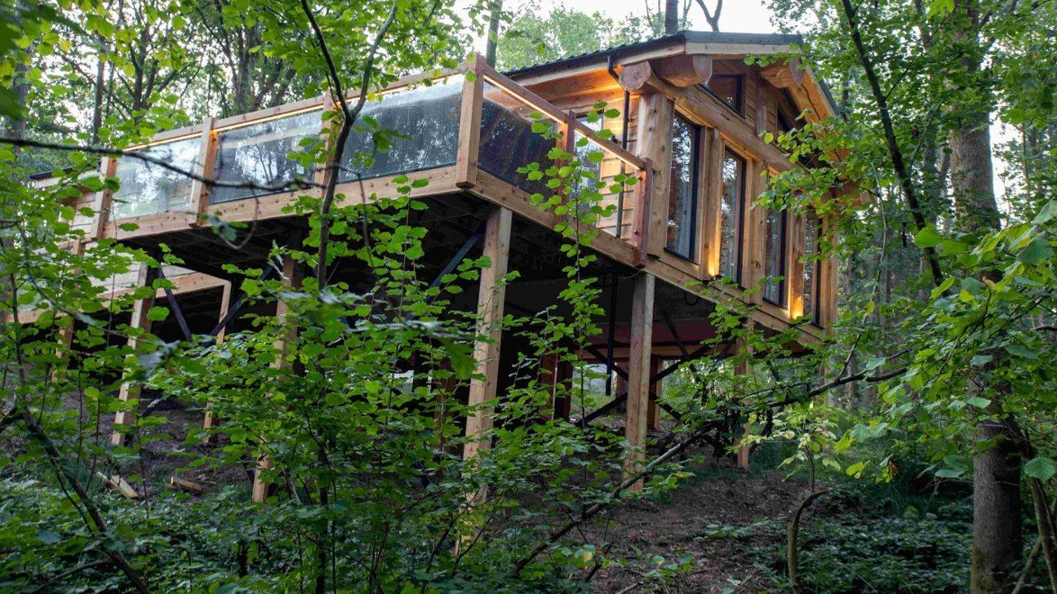 Luxury Shropshire Treehouse holiday with hot tub travel