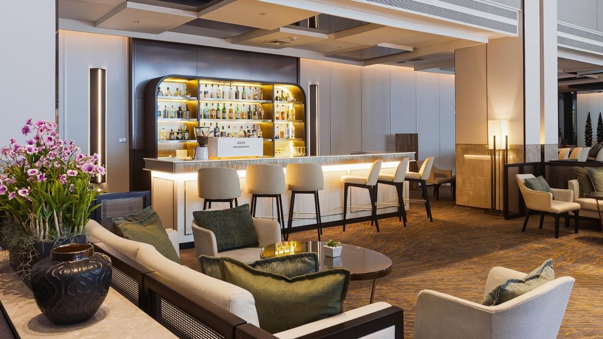 Maitree Bar Amari Bangkok Thailand Travel Daily Review