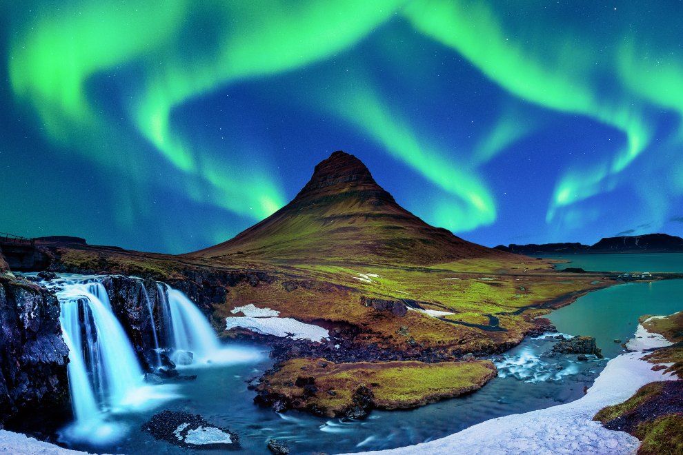 Why not Explore Iceland with a Stopover Flight? travel Northern Lights