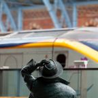 London St Pancras International Statue travel to Amsterdam London St Pancras International Statue travel to Amsterdam