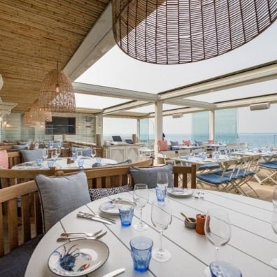 Isle of Wight Holiday Hotspot The Hut Colwell Bay Reopens for the Holiday Season
