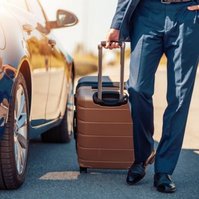 The Five Key Items to Pack to Remain Stylish During Your Business Travel 