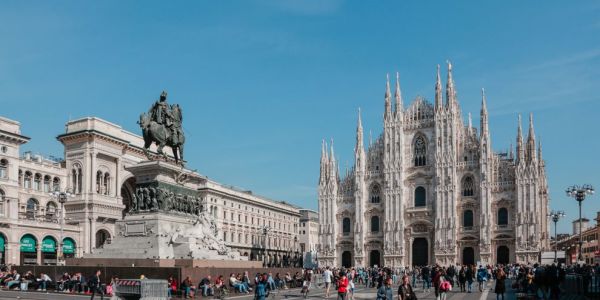 Building a one-day Milan itinerary around a single bus ticket